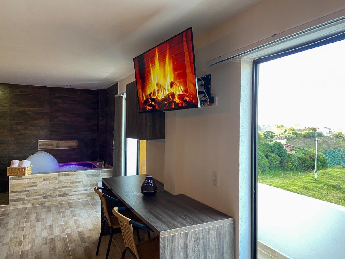 Cabanas Con Jacuzzi Y Chimenea - Casa Floral, Marinilla Exterior photo