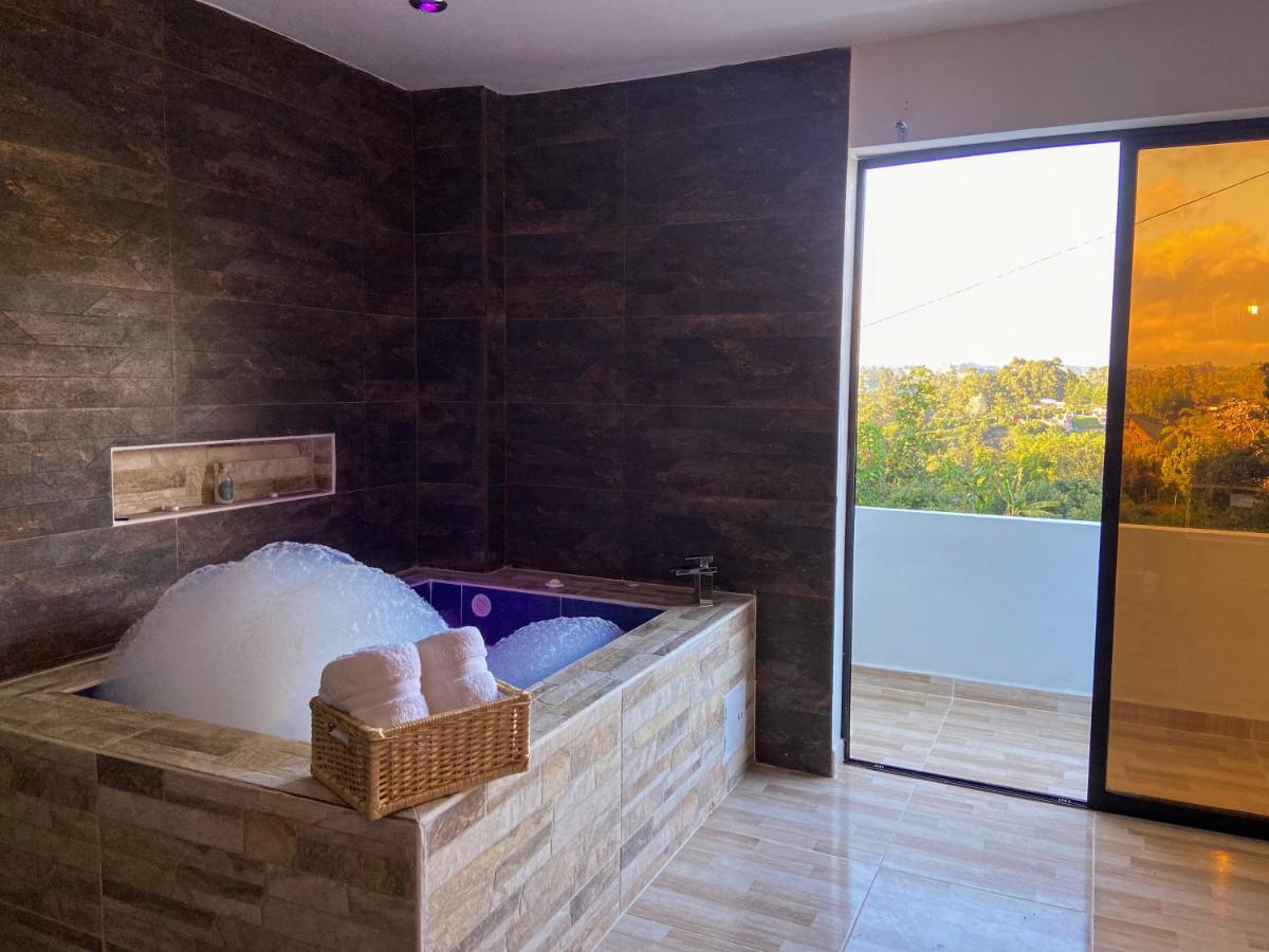 Cabanas Con Jacuzzi Y Chimenea - Casa Floral, Marinilla Exterior photo