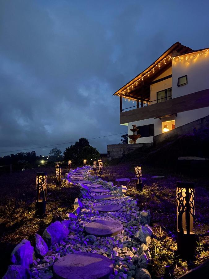 Cabanas Con Jacuzzi Y Chimenea - Casa Floral, Marinilla Exterior photo