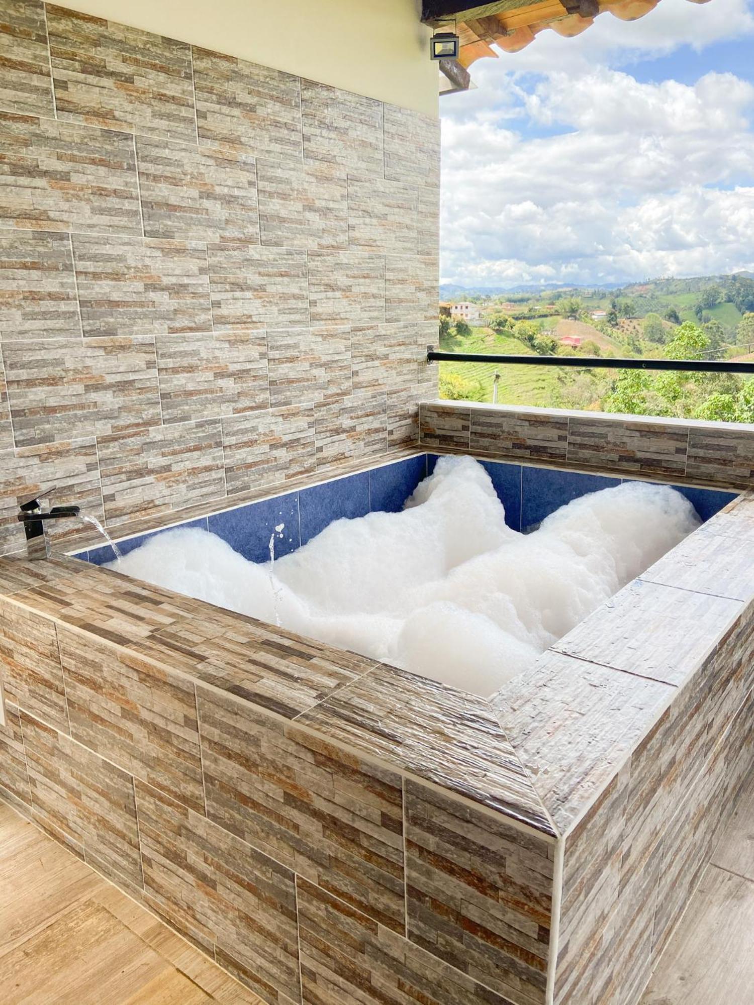 Cabanas Con Jacuzzi Y Chimenea - Casa Floral, Marinilla Exterior photo